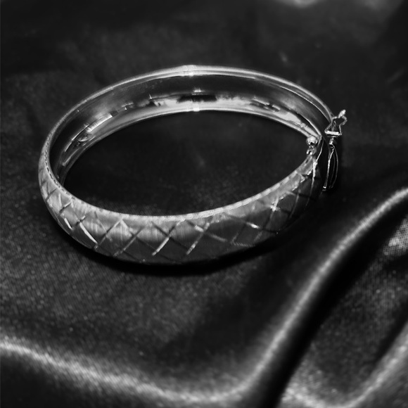 Made in Italy Vintage Sterling Silver Etched Bangle - Picture 7 of 10